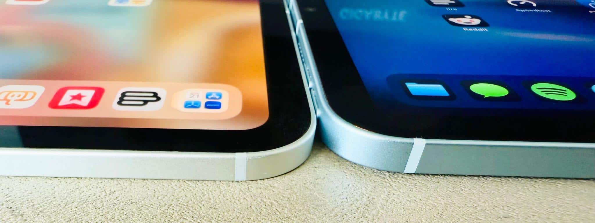The iPad mini (right) is visibly thicker than the M4 iPad Pro.