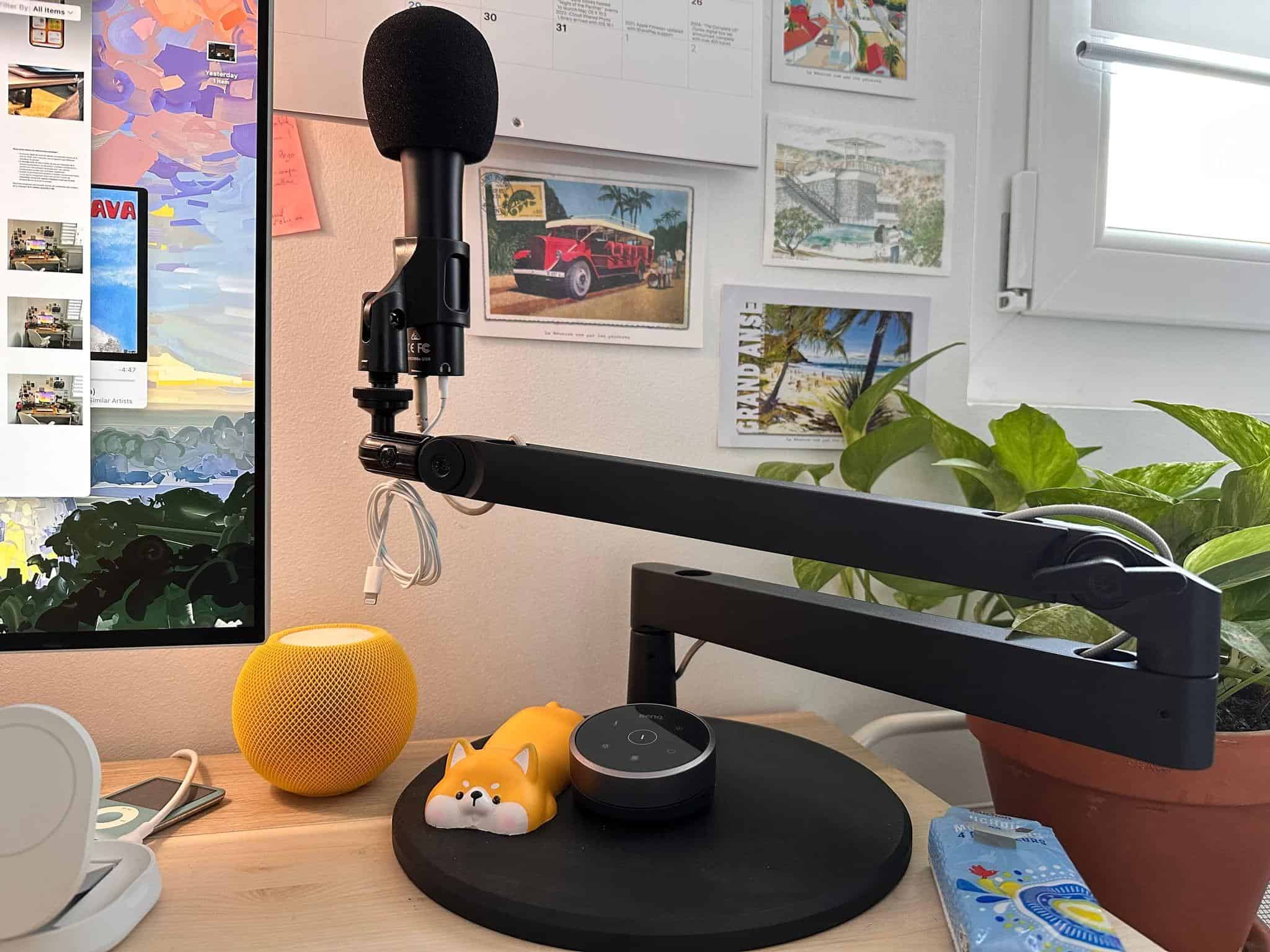 My Audio-Technica ATR2100X attached to the Elgato Wave Mic Arm LP, itself mounted to the Elgato Heavy Base