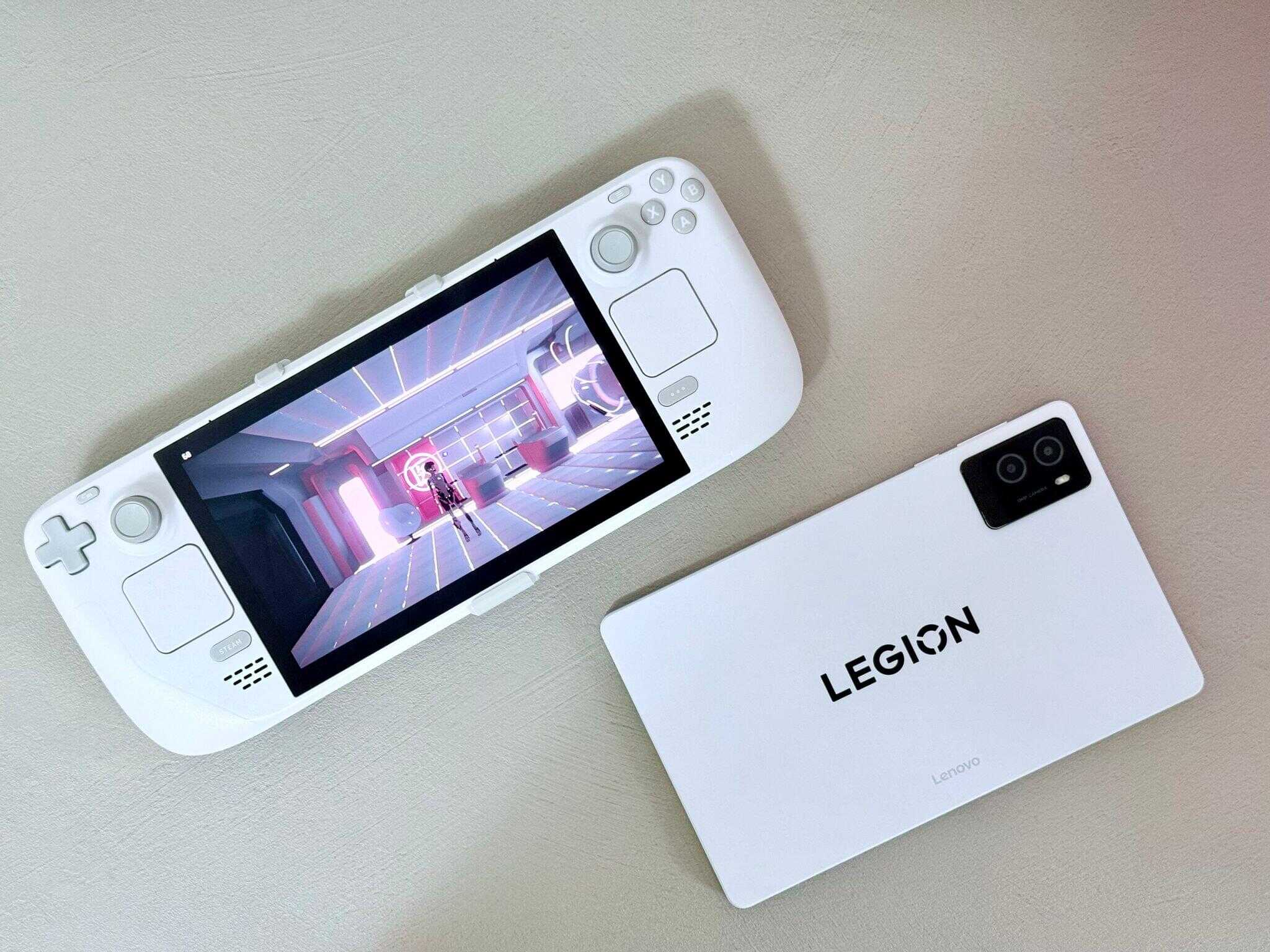 Federico's White OLED Steam Deck and Lenovo Legion y700 tablet.