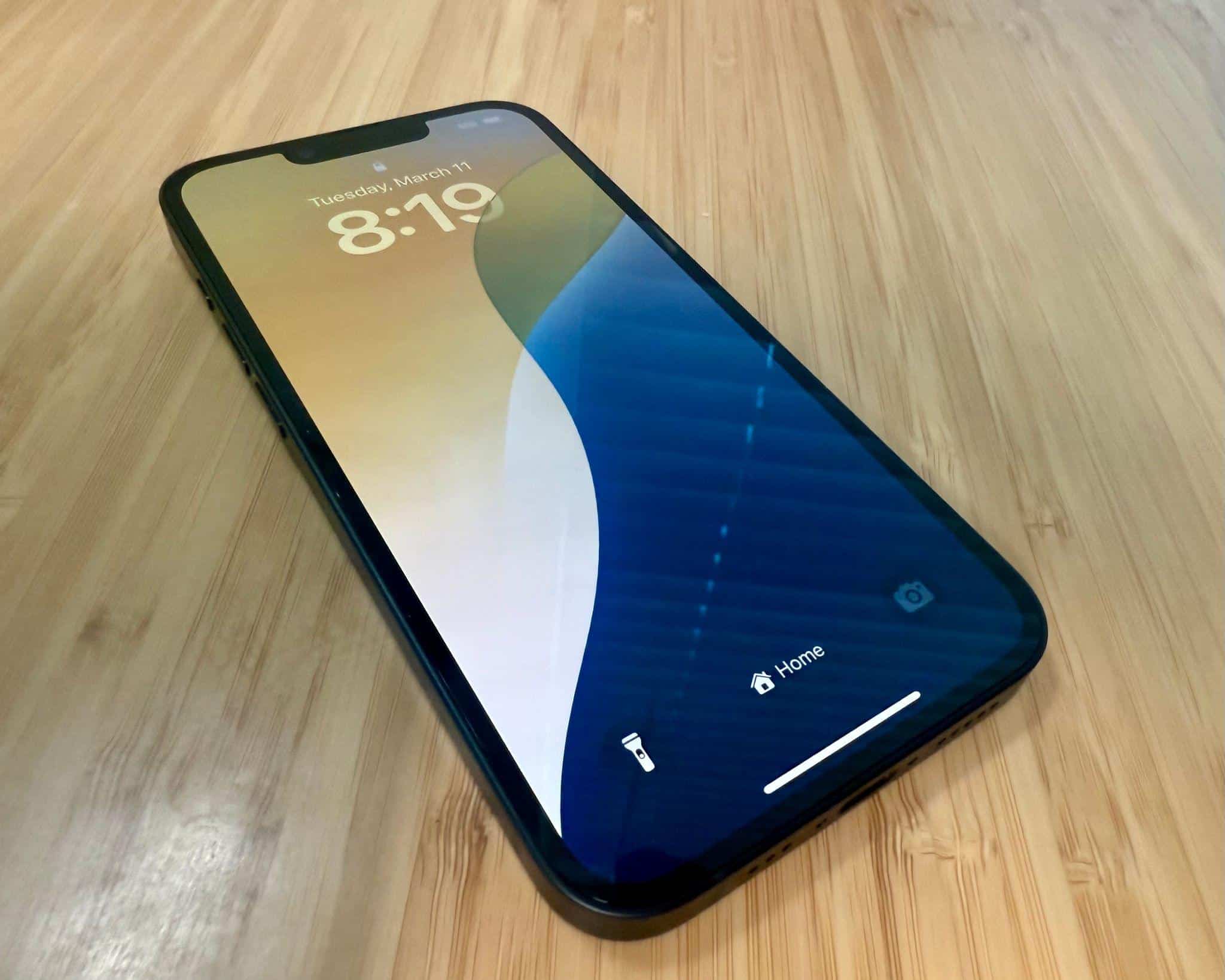 My black iPhone 16e.