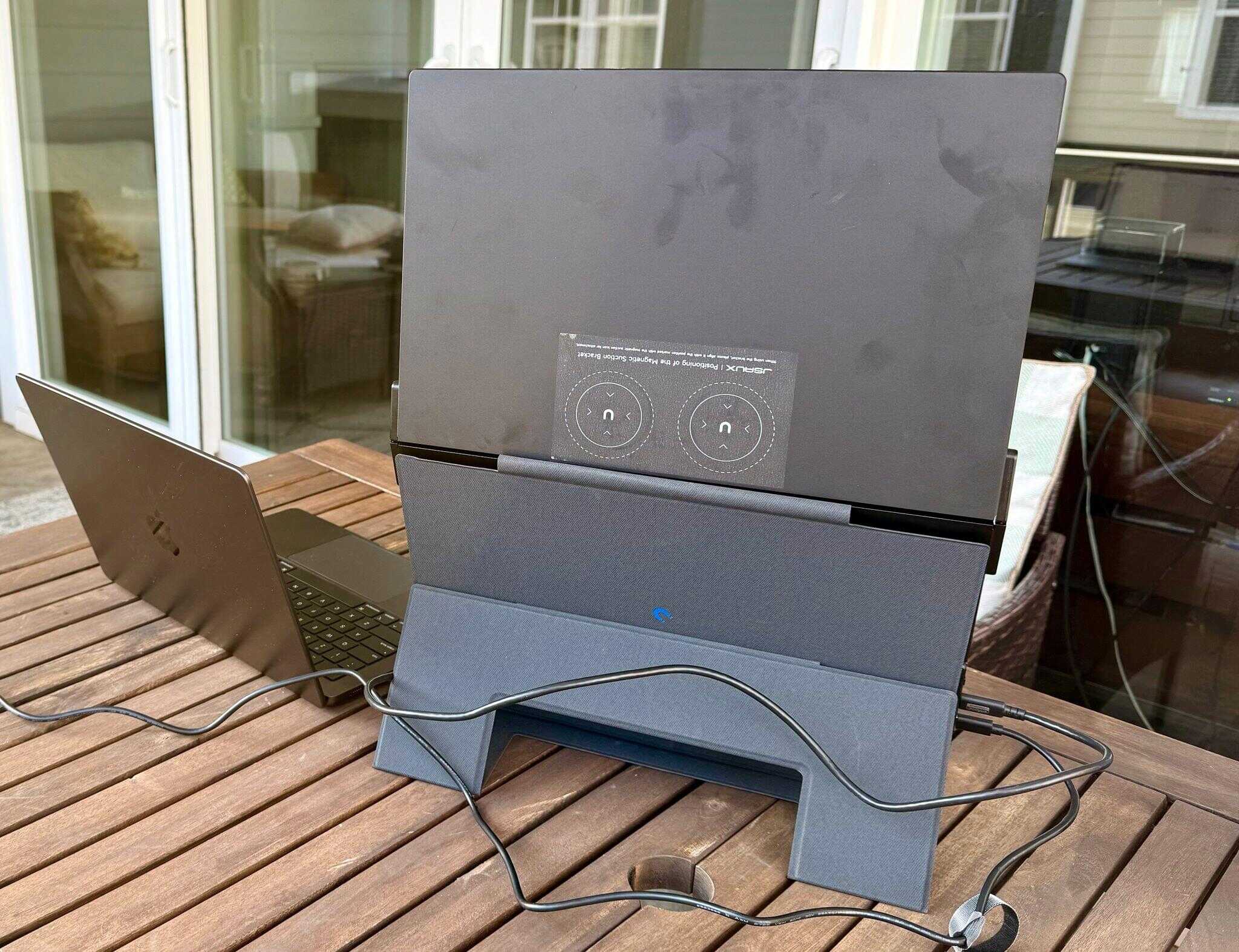 A look at the FlipGo's origami-style Flex Folio. And, yes, the FlipGo is a fingerprint magnet as you can see here.