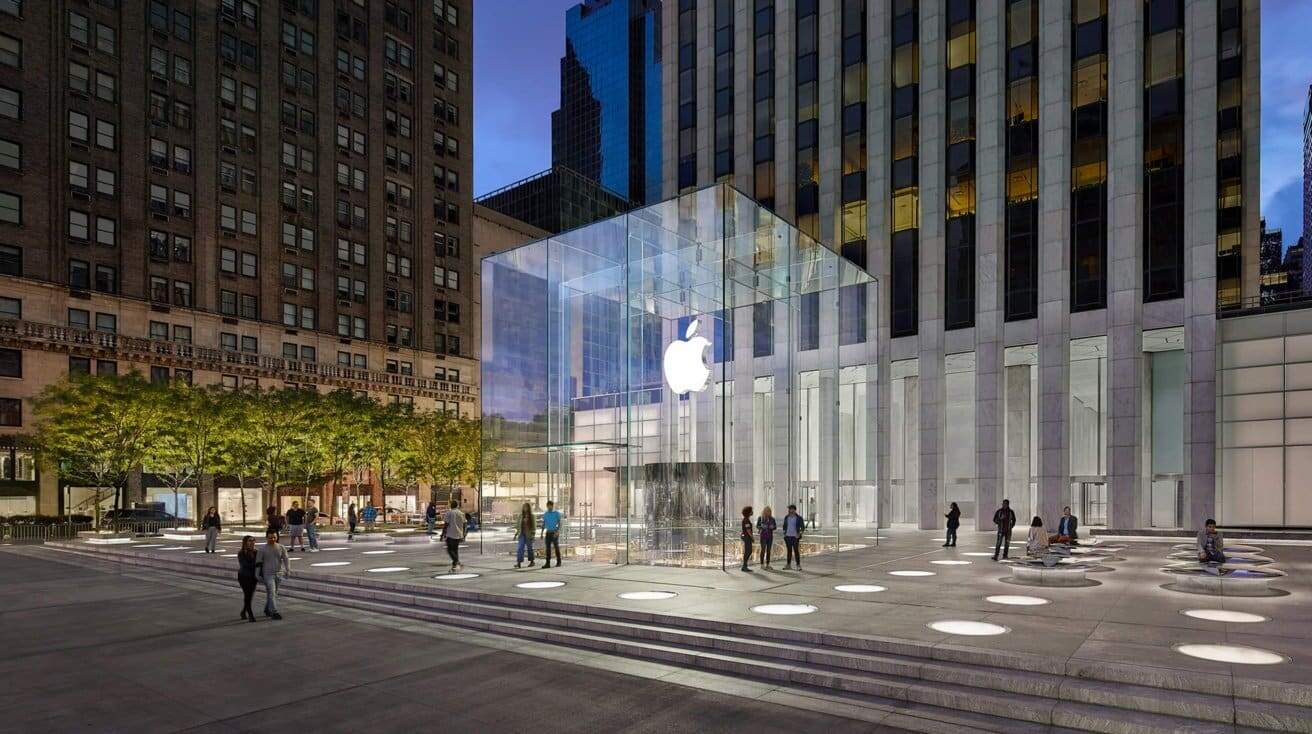 The Fifth Avenue Apple Store 