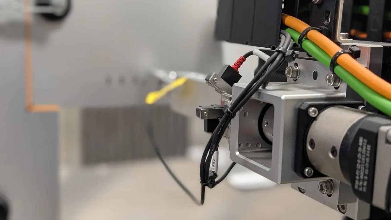 A robotic machine to test repeated insertion and removal of a USB-C cord. Image credit: Jonathan Bell