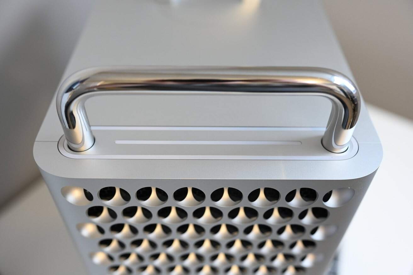 Mac Pro review - top handle