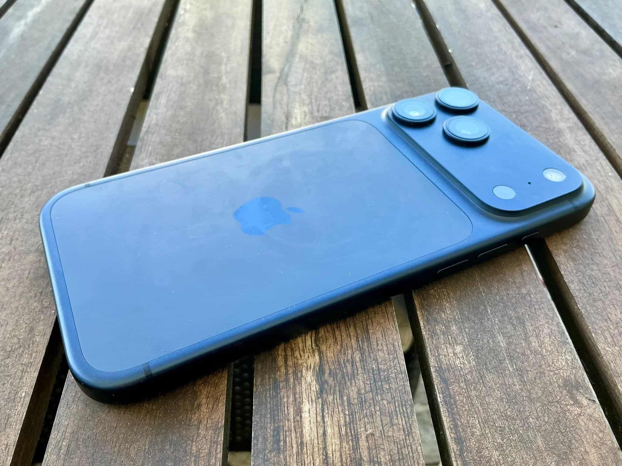 I love the rounded edges of the 17 Pro Max.
