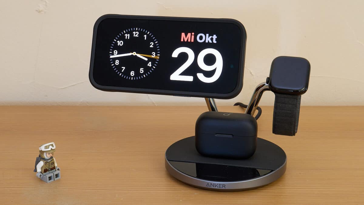 Kill clutter and slash $80 off Anker’s speedy and smart 3-in-1 charging station